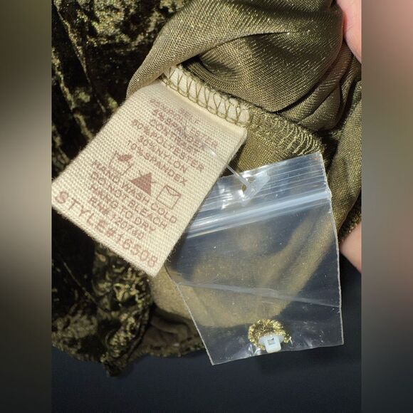 Mystree Green Crushed Velvet Floral Burnout puff sleeves size Med NWOT - Picture 6 of 8